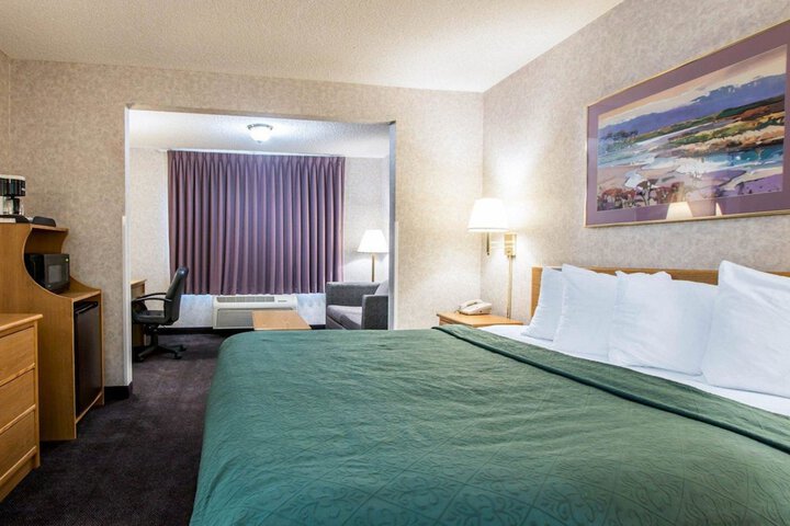 Room 16 of 32