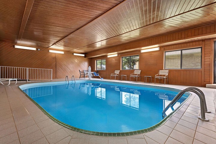 Pool 6 of 33