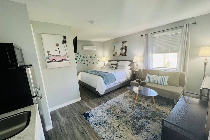 Room 52 of 100