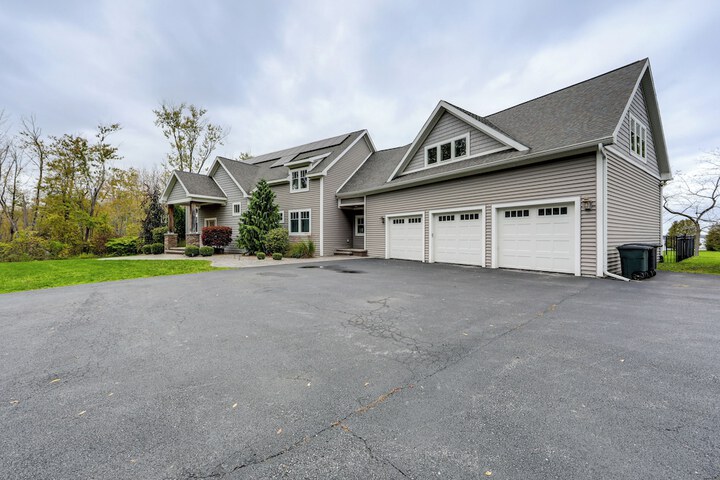 Steps From Oneida Lake: Spacious Gem w / Game Room!
