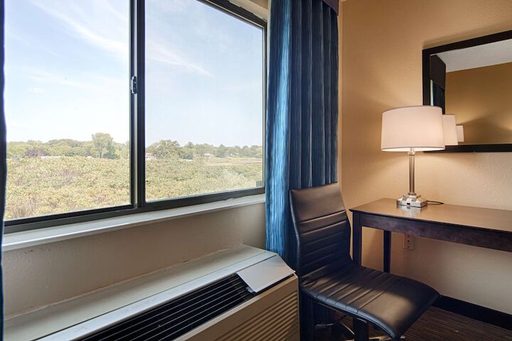 Room 16 of 60