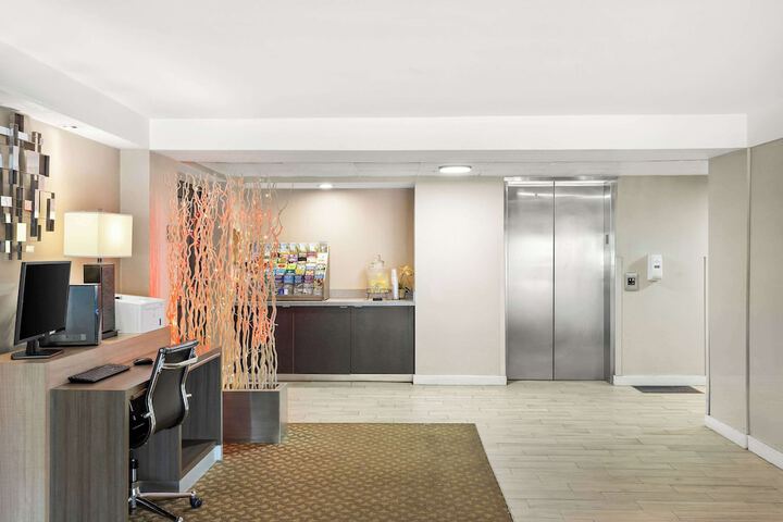 Business Center 45 of 46