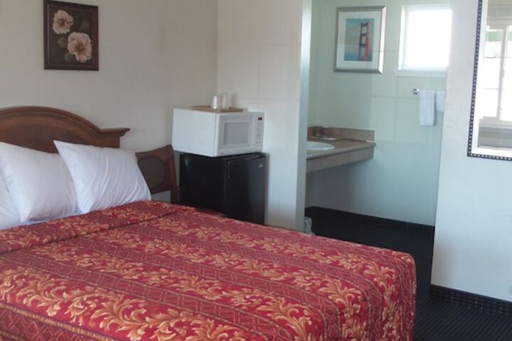 Room 21 of 34
