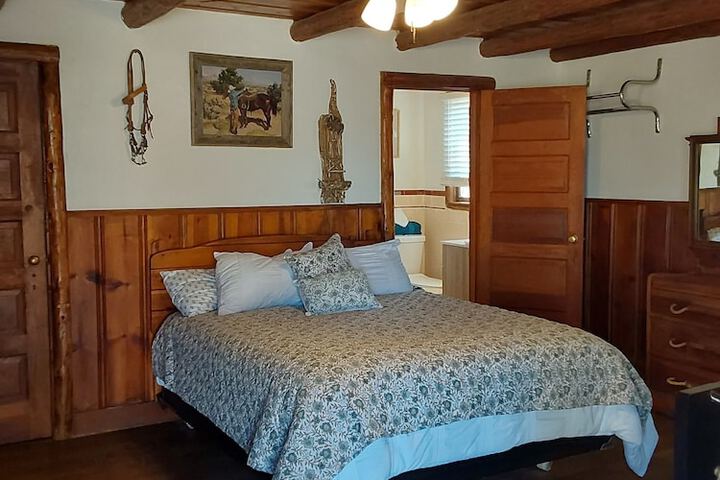 Room 8 of 10