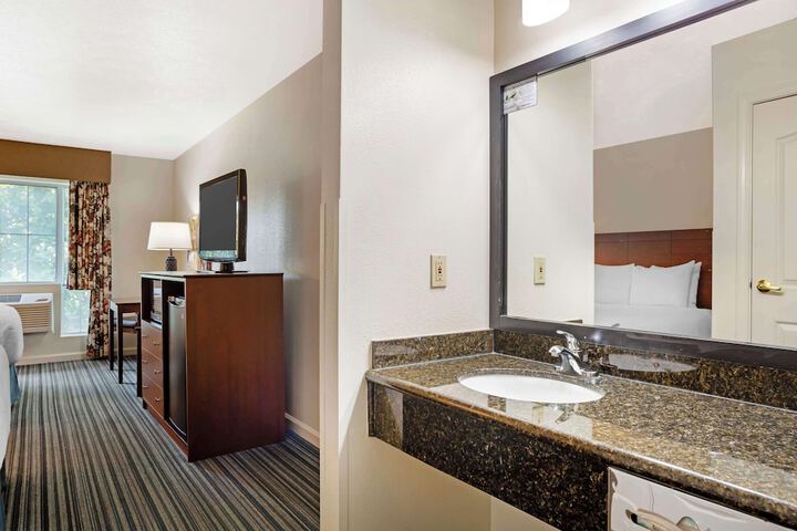 Best Western Clovis Cole
