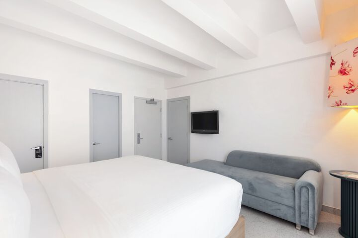 Room 22 of 35