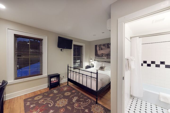 Room 14 of 26