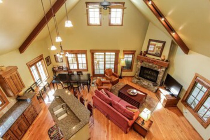 Discovery Chalet 374 - Three Bedroom Cabin