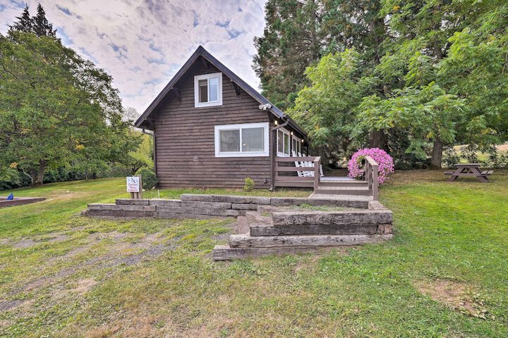 Cozy Ferndale Studio on 20-acre Working Farm!