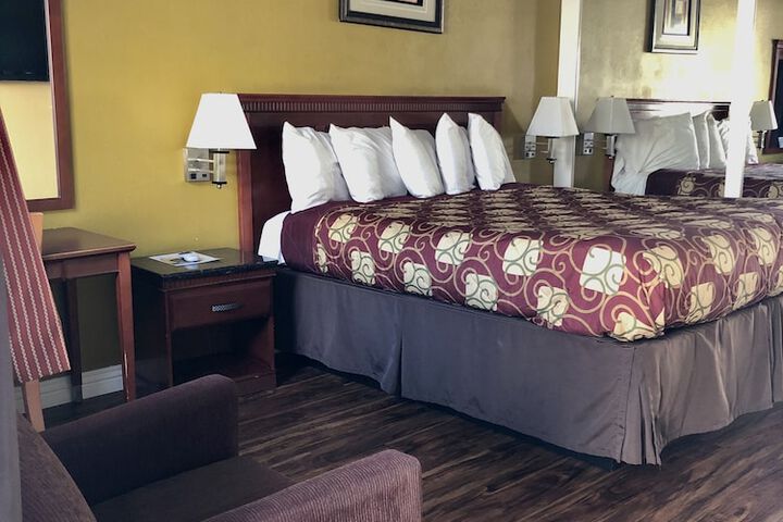 Room 28 of 34