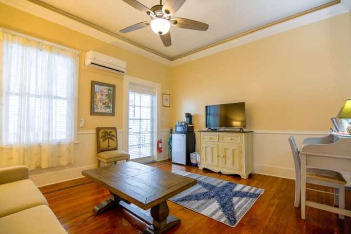 Room 42 of 171