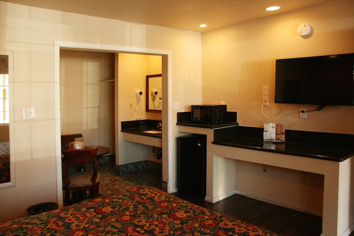 Room 14 of 19