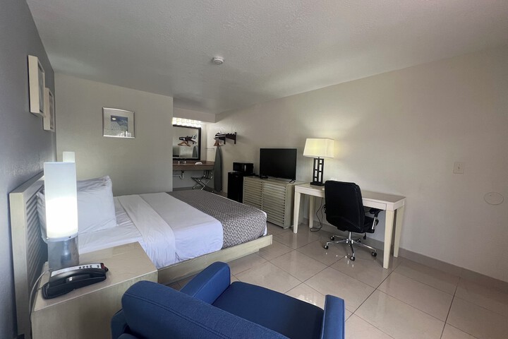 Room 32 of 45