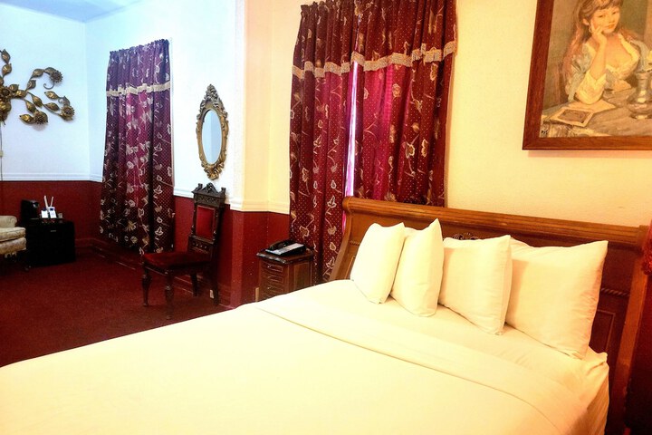 Room 27 of 52