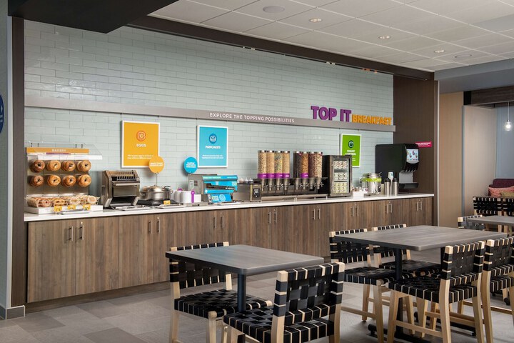 Breakfast/Coffee Service 23 of 27