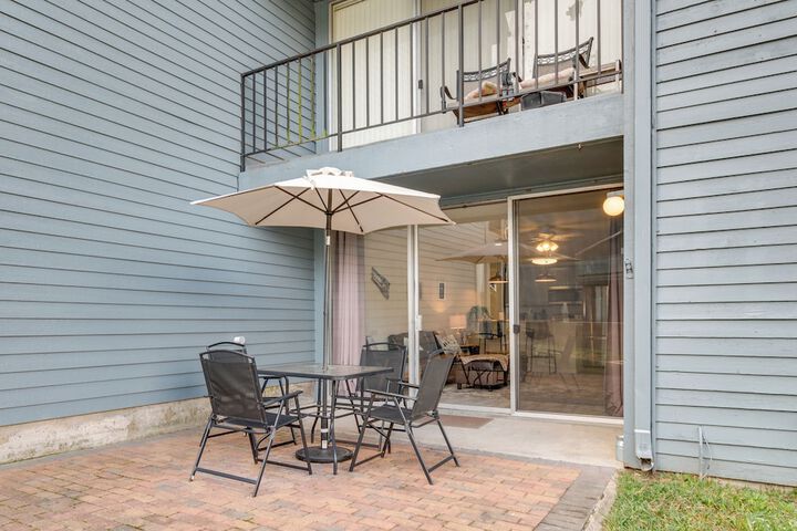 Lake Conroe Condo: Patio & Water Views
