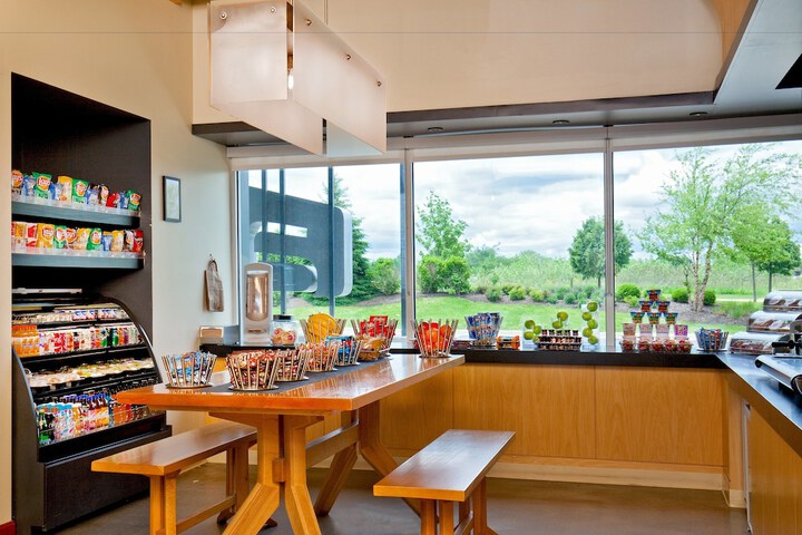 Breakfast/Coffee Service 17 of 20