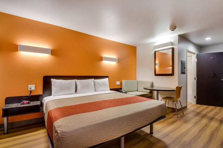Motel 6 Tulsa OK