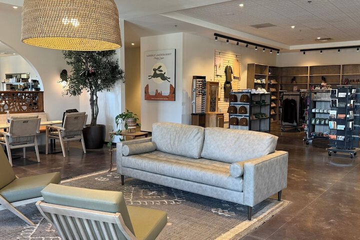 Business Center 38 of 50