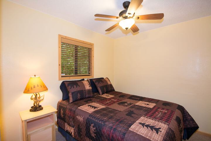 Upper Canyon Inn & Cabins