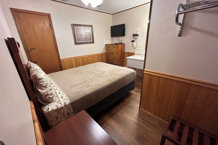 Room 46 of 86