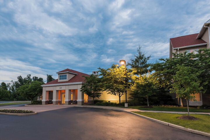 Larkspur Landing Extended Stay Suites St. Louis Riverport - Airport West