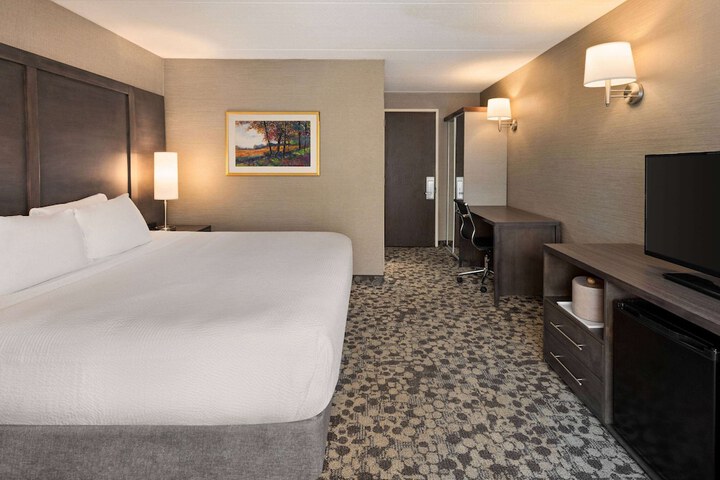 Room 28 of 44