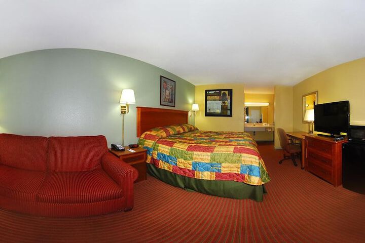 Room 12 of 20