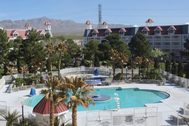 Pool 13 of 52