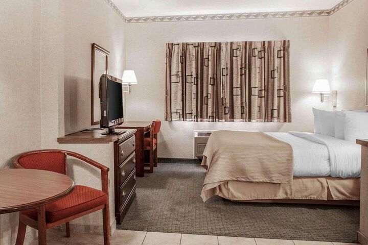 Room 18 of 28
