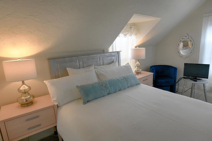 Room 32 of 50