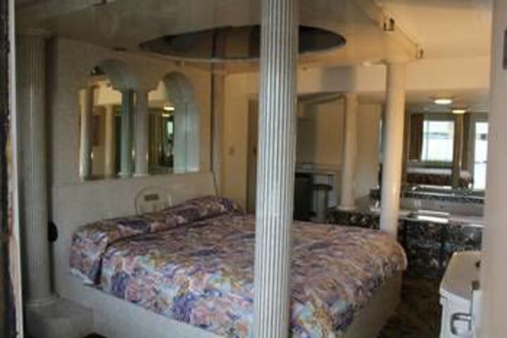 Presidential Inn and Suites