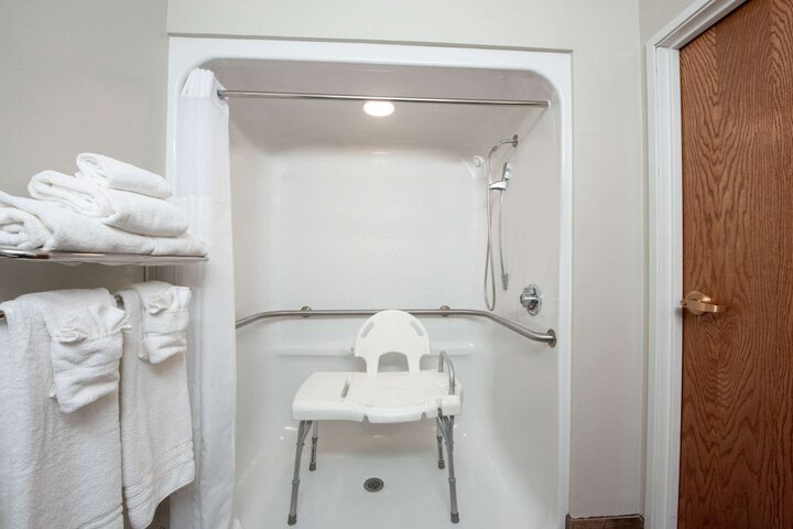 Room 8 of 30