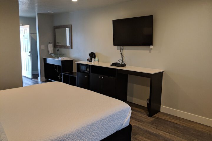Room 11 of 25