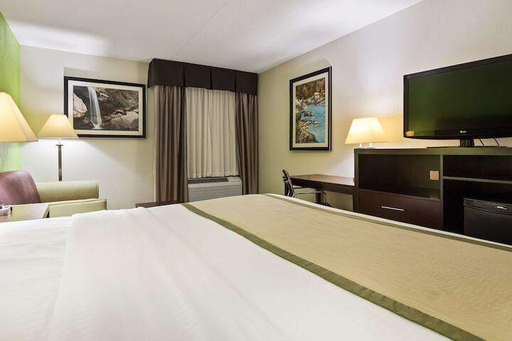 Room 16 of 24