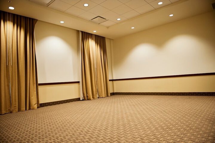 Room 22 of 68