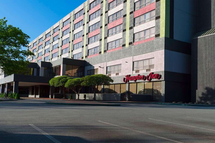 Hotel 2 of 48