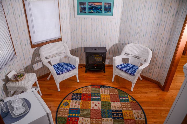 Room 12 of 18