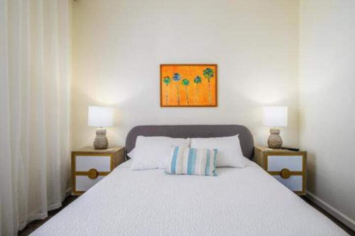 Brand New Super Cool Fountain View Condo by Main Pool Near Parks & OCCCC