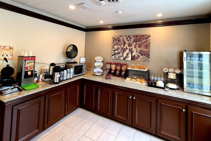 Breakfast/Coffee Service 35 of 38