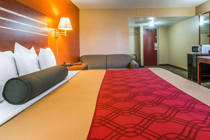 Room 6 of 23
