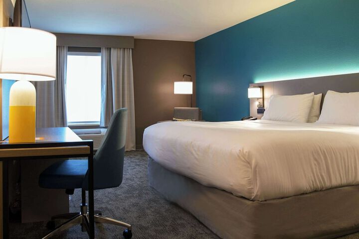 Comfort Inn & Suites NW Milwaukee