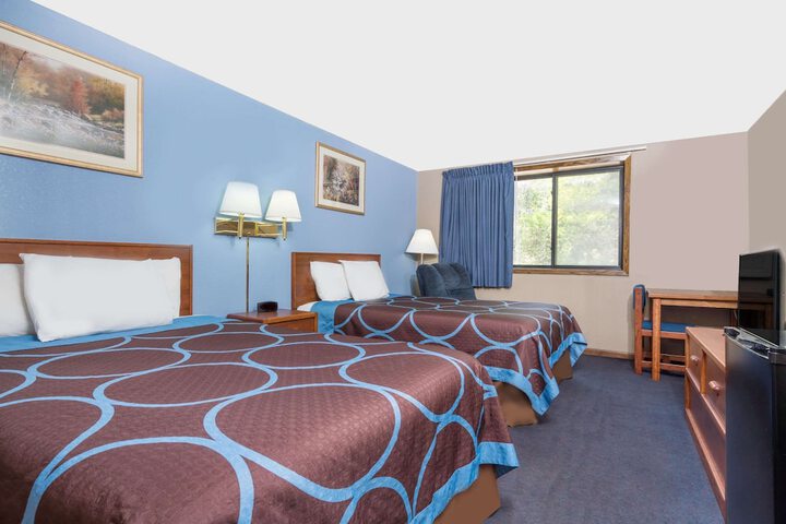 Room 6 of 15