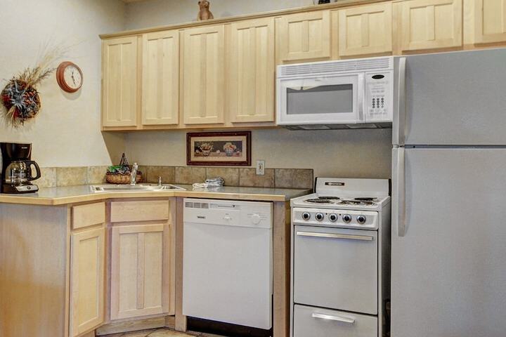 Eagle Fire Lodge & Cabins