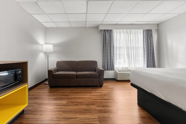 Days Inn by Wyndham Madisonville