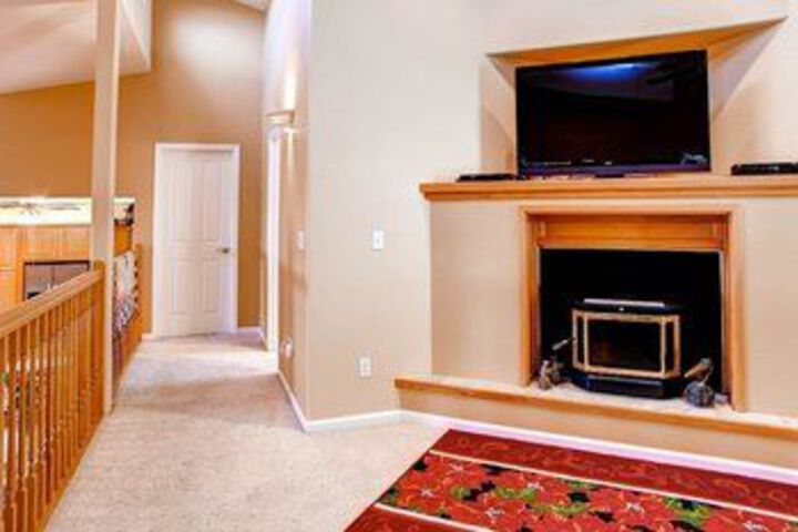 Paso City View 3 Br Home by RedAwning