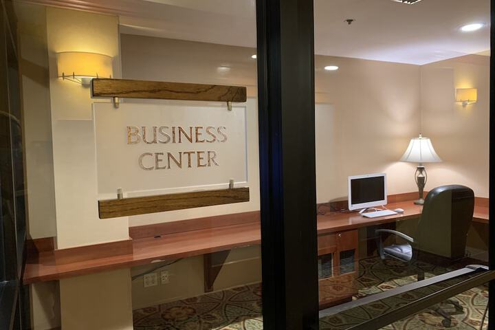 Business Center 35 of 45