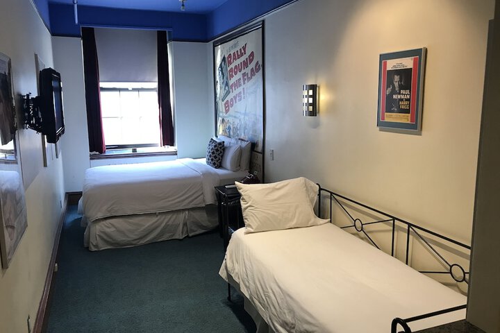 Room 50 of 99