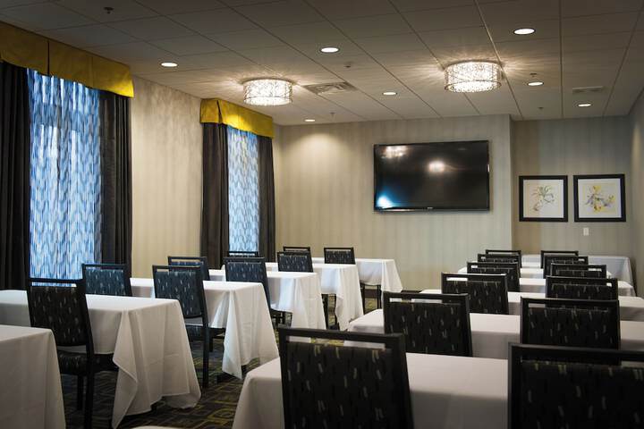 Holiday Inn Express & Suites Madison Central by IHG