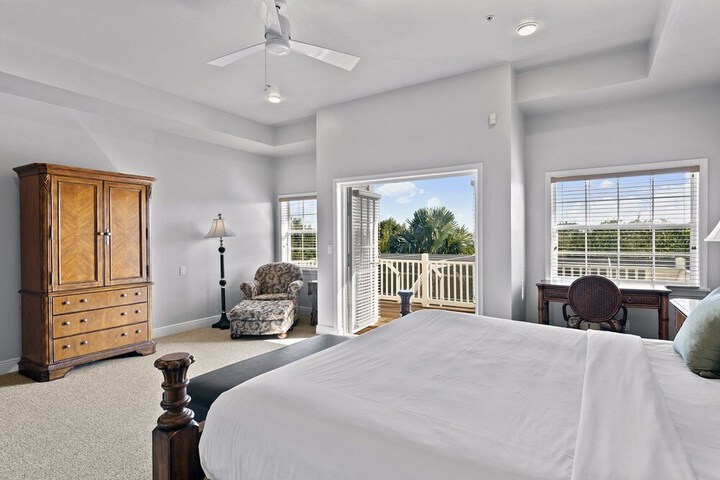 The Palm and Shell Captiva Island Private Luxury Home With Pool hot tub and Beach Access